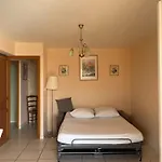Apartman Le Lavandou, Rez De Jardin Dans Villa, 300 M Plages, Vue Mer, 5 Couchages Le Lavandou