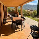 Le Lavandou, Rez De Jardin Dans Villa, 300 M Plages, Vue Mer, 5 Couchages Apartment