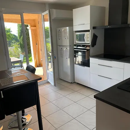 Διαμέρισμα Le Lavandou, Rez De Jardin Dans Villa, 300 M Plages, Vue Mer, 5 Couchages Le Lavandou