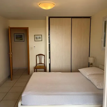 Διαμέρισμα Le Lavandou, Rez De Jardin Dans Villa, 300 M Plages, Vue Mer, 5 Couchages Le Lavandou