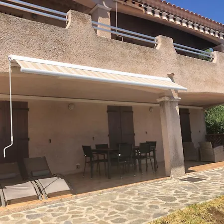 Le Lavandou, Rez De Jardin Dans Villa, 300 M Plages, Vue Mer, 5 Couchages Appartement *