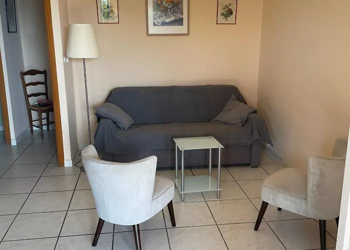 Le Lavandou, Rez De Jardin Dans Villa, 300 M Plages, Vue Mer, 5 Couchages * Le Lavandou