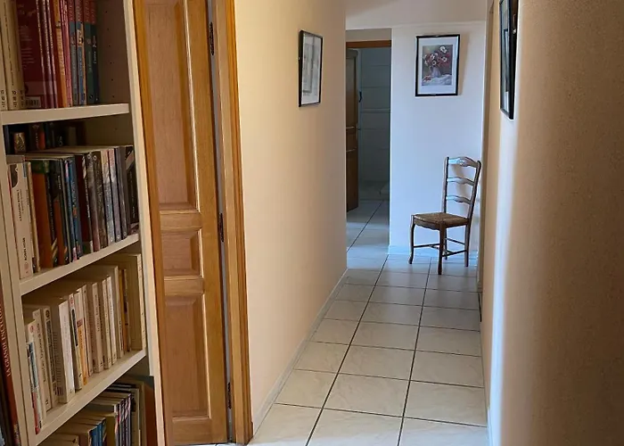 Apartment Le Lavandou, Rez De Jardin Dans Villa, 300 M Plages, Vue Mer, 5 Couchages *