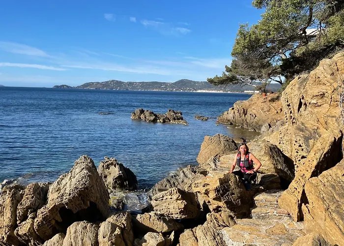 Apartment Le Lavandou, Rez De Jardin Dans Villa, 300 M Plages, Vue Mer, 5 Couchages Le Lavandou